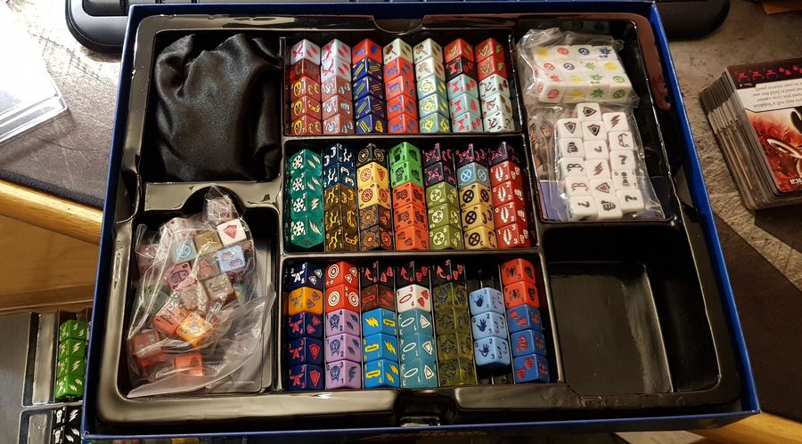 Box with dice inside (bottom level)