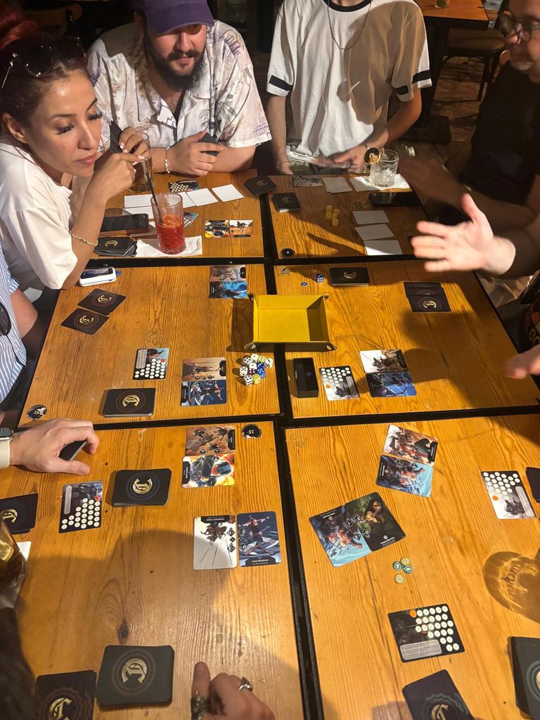 Illustration 2 de Crisis within Time : Fast-paced Action Card and Dice Game