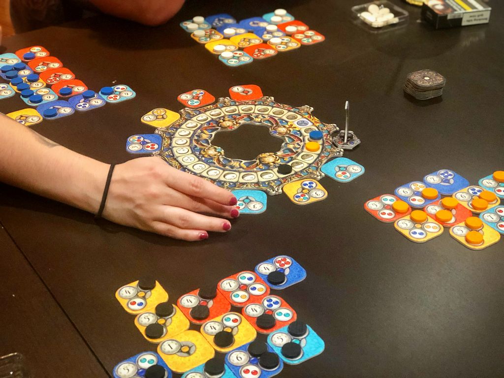 Board Game: Nova Luna