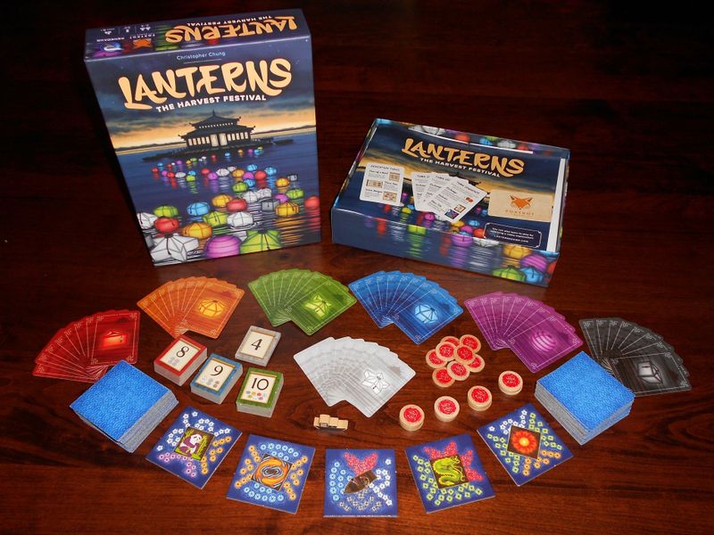 Photo of the game Lanterns and game components