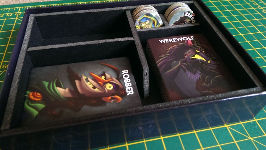 Knocked up a quick foam core insert. Seemed a shame to have stuff rattling around the box, so this keeps it all in place a wee bit more :) Will probably have to redo it when Daybreak comes out though!