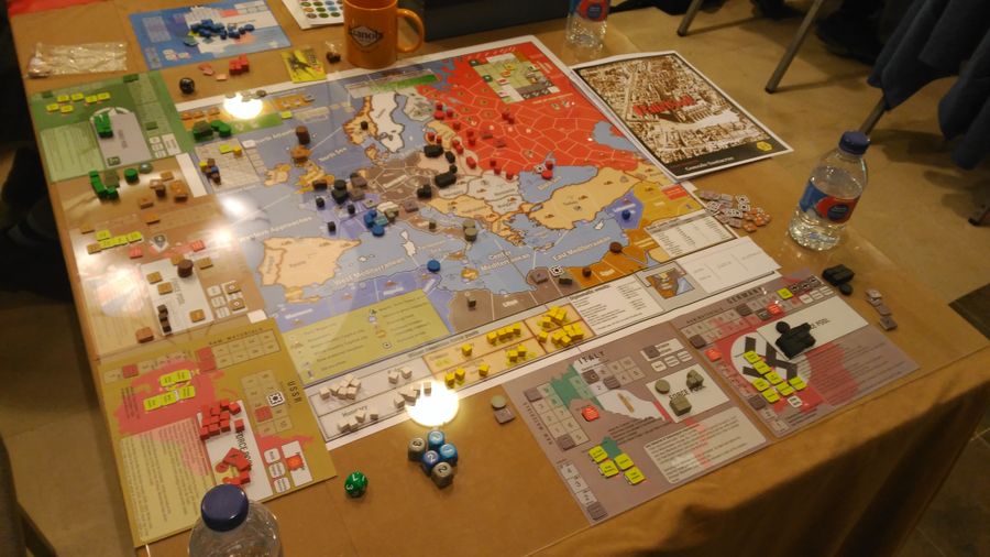 Playing the game at Bellota CON 2019