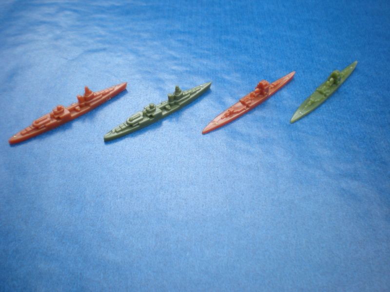 A picture of the mis-molded American and Japanese Cruisers