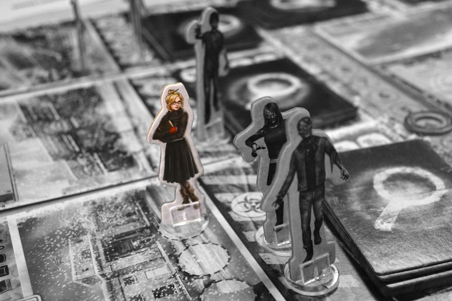 Dead of Winter: A Crossroads Game
