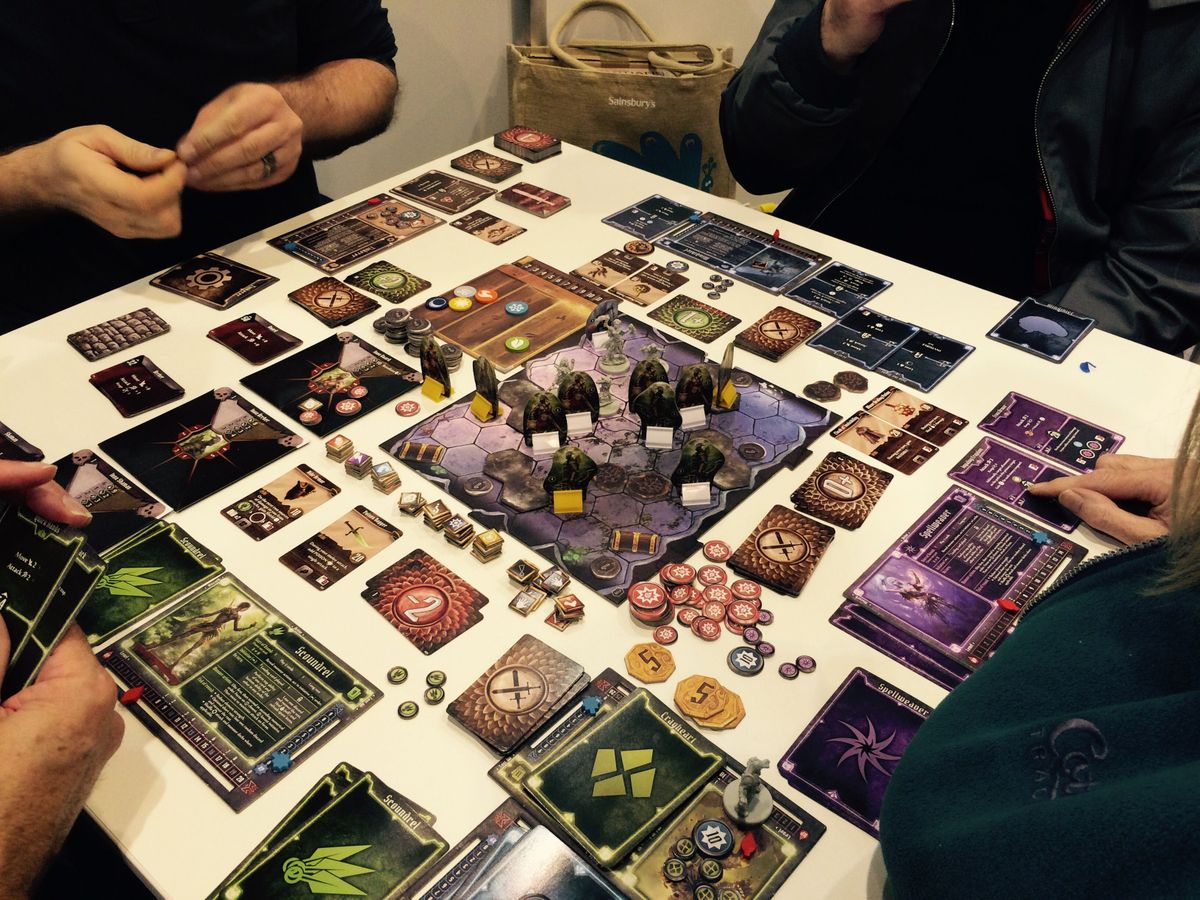Gaming games отзывы. Игра мрачная гавань настолка. Gloomhaven. Мрачная гавань. Gloomhaven настольная игра. Gloomhaven настолка.