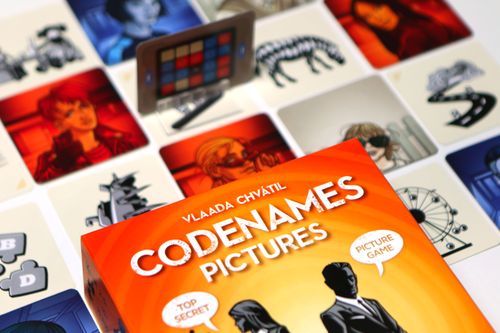 Board Game: Codenames: Pictures