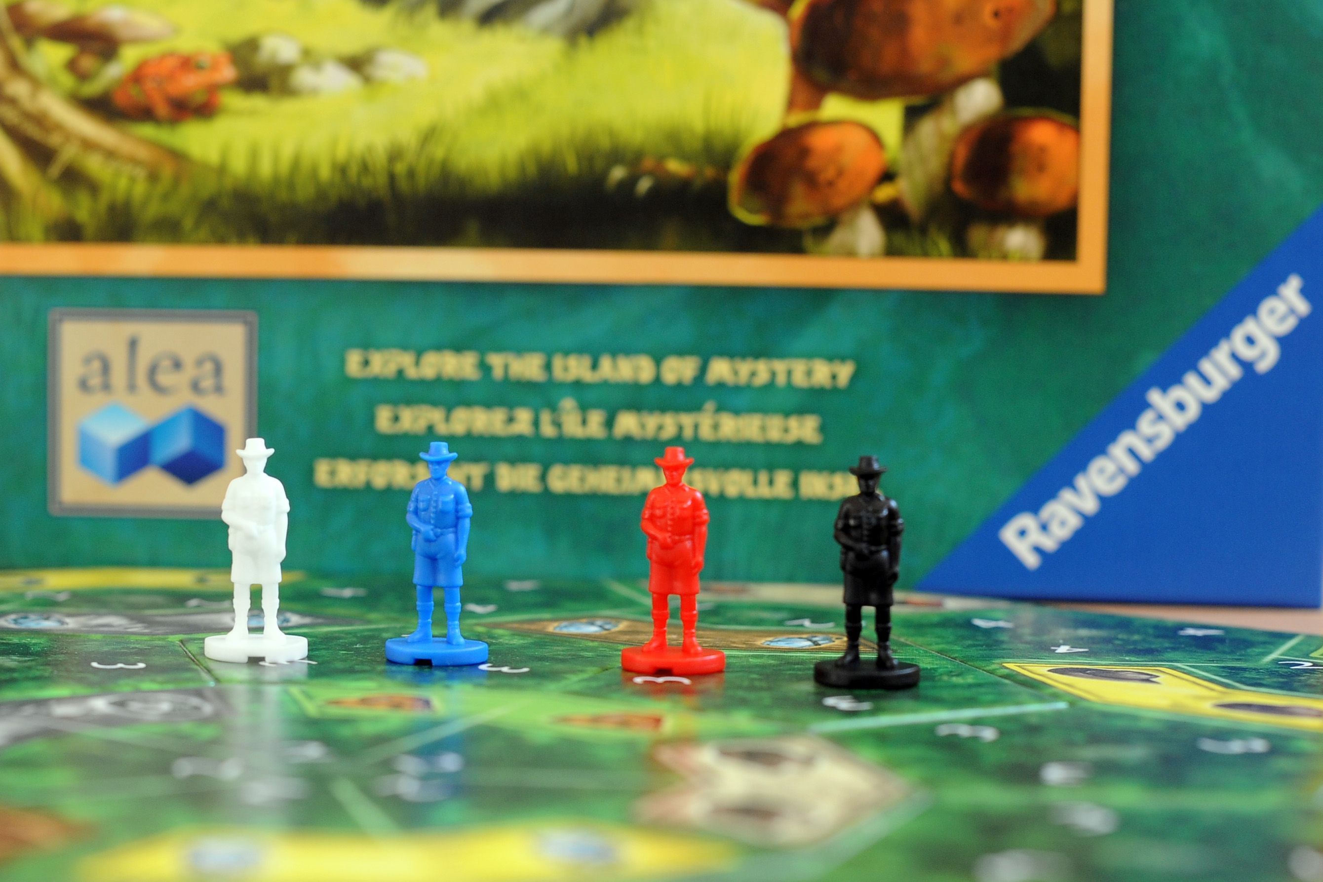 La Isla Explore the Island of Mystery Alea Ravensburger Board