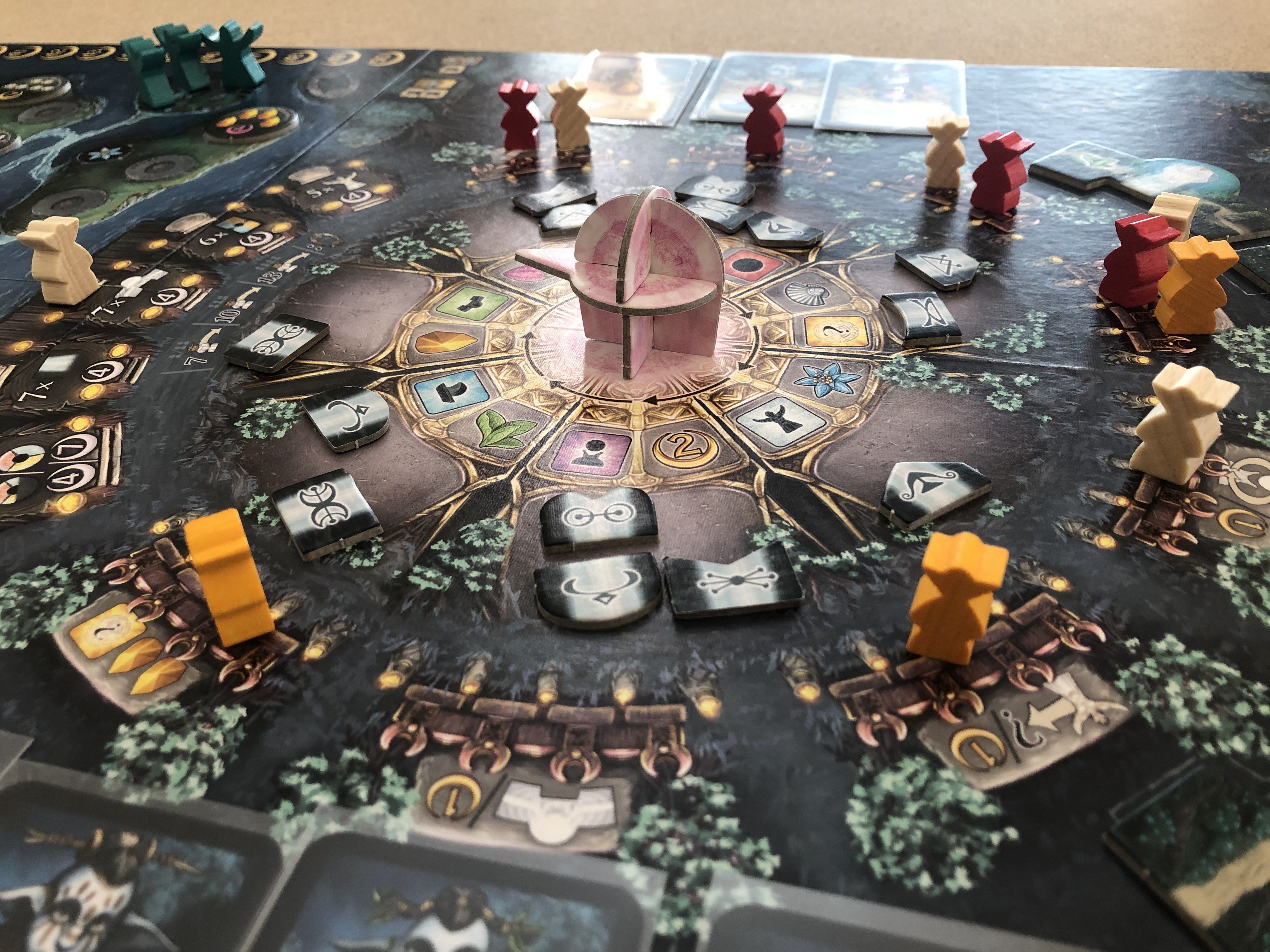 Самая сложная настольная игра в мире. Bonfire игра. Интересные настольные игры. Настолка самая популярная. Самые интересные настольные игры.