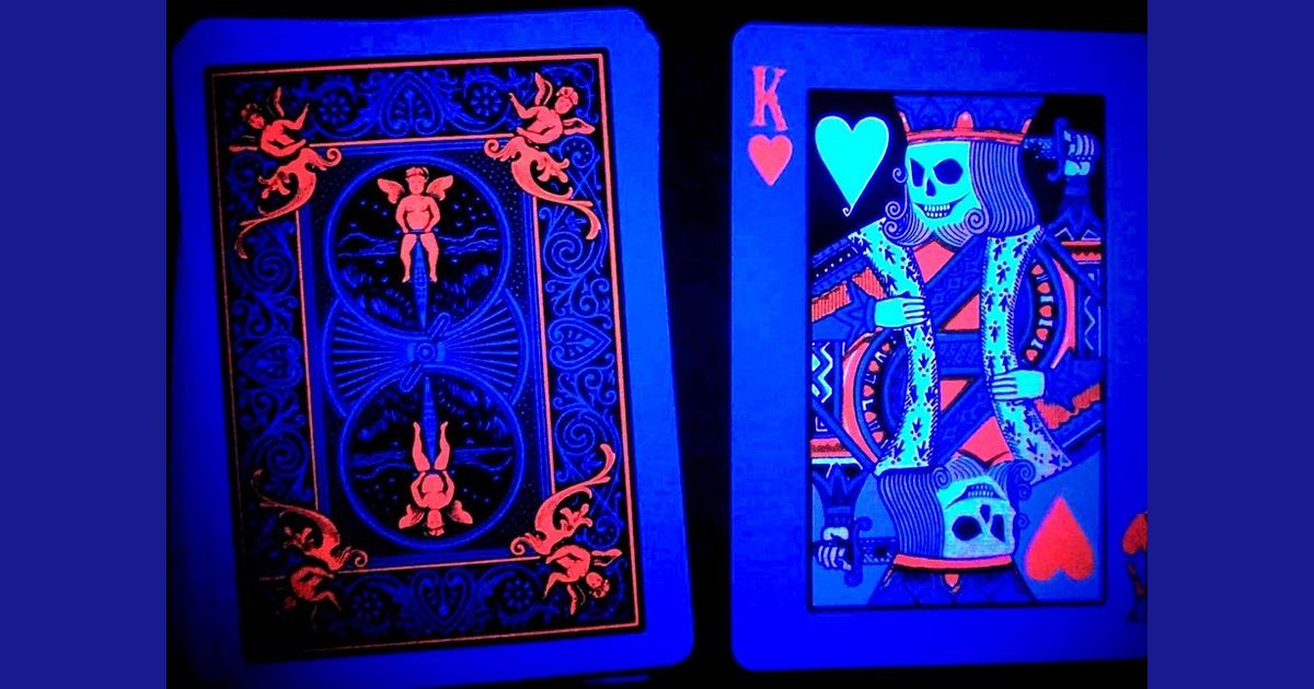 Dark cards. Игральные карты tragic Royalty. Карты Bicycle tragic Royalty. Bicycle tragic Royalty playing Cards. Байсикл треджик роялти.
