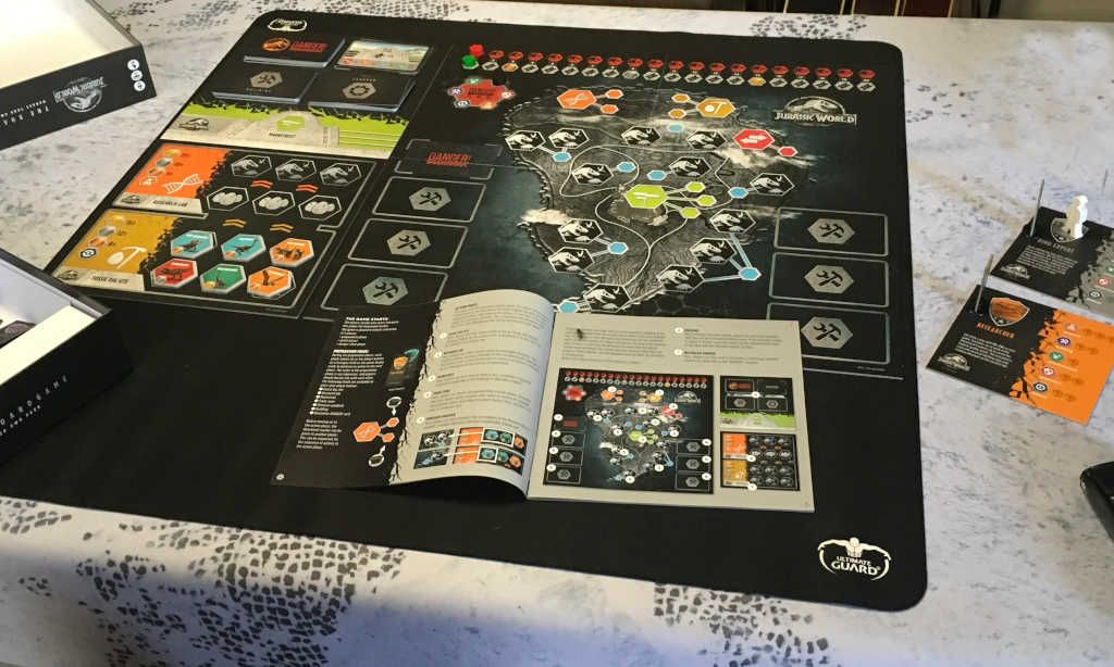 "Jurassic World The Boardgame" solo review Jurassic World The