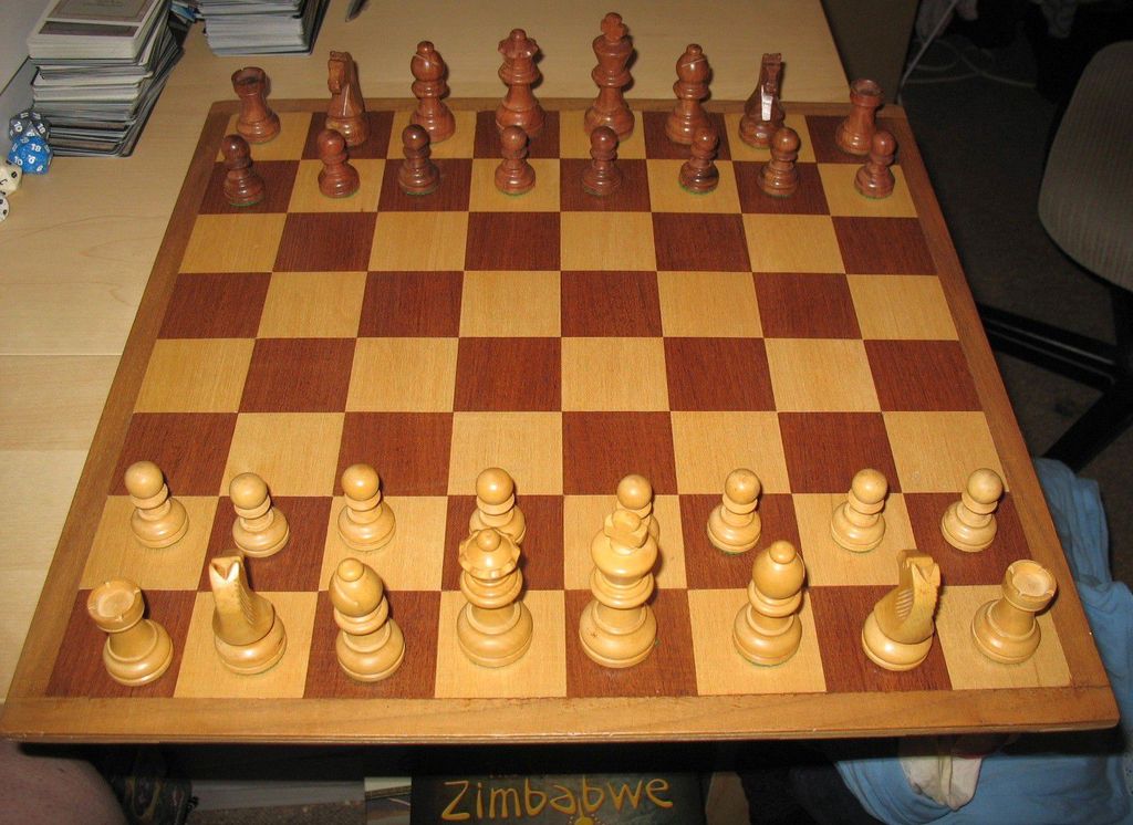 Как стоят шахматы на шахматной доске фото