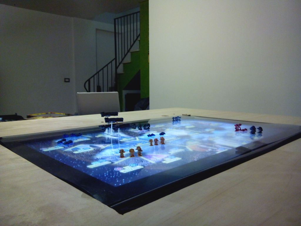 Play games on a LCD screen "drown" into your dining table ...