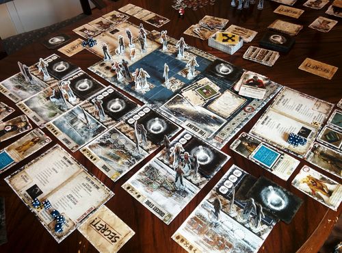 Dead Of Winter A Crossroads Game Review With Q And A Boardgamegeek