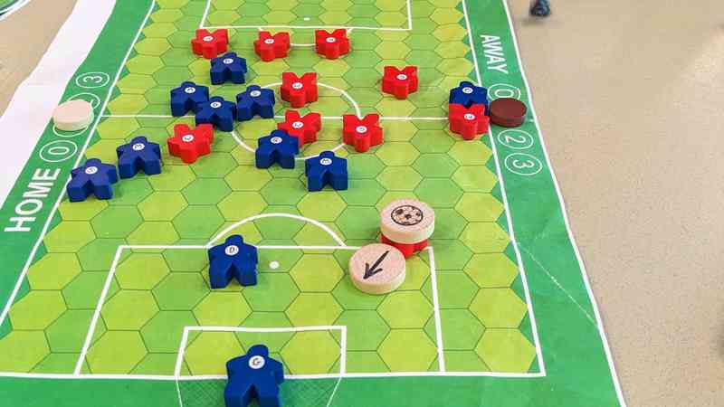 Battle for the Ball: the soccer football tactics boardgame