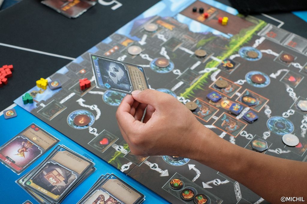 Clank!: A Deck-Building Adventure photo 5