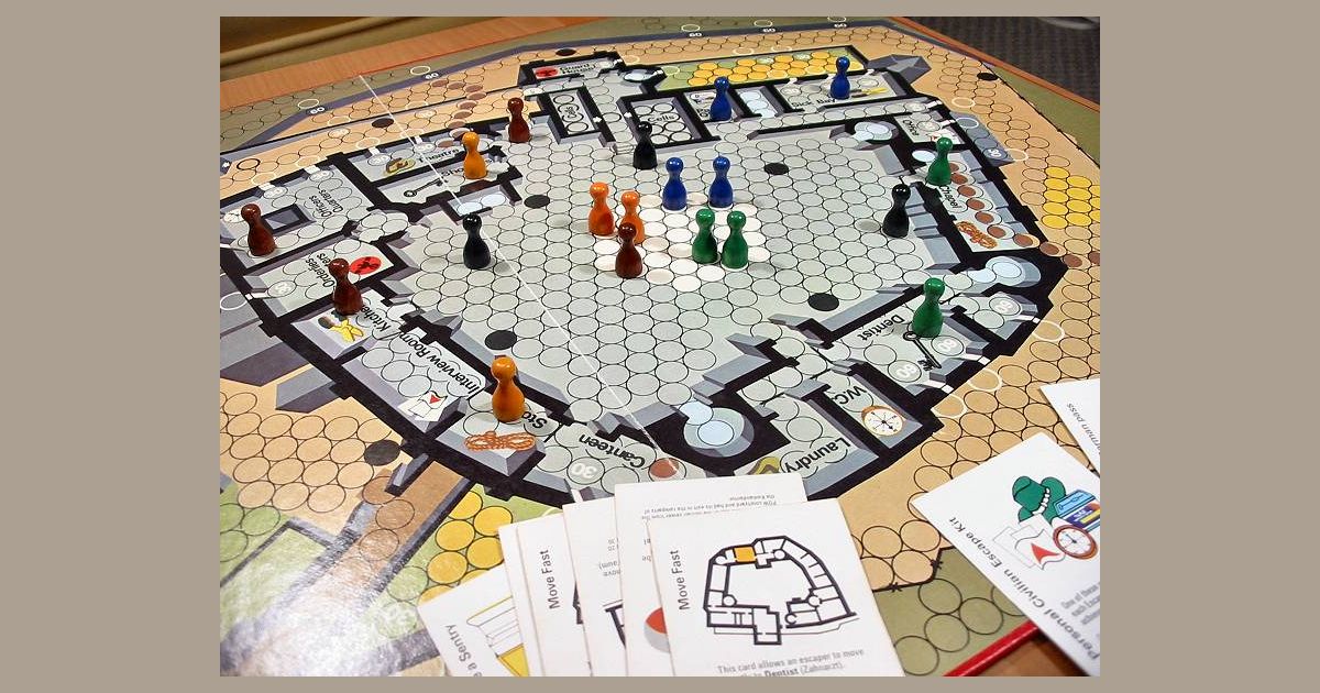 Настольная игра бункер распечатать карточки. Escape from Colditz. Настольная игра побег. Скопа игра. Настольная игра Zauberberg