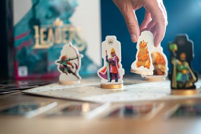 Dettaglio plancia esagonale e miniature Leaders