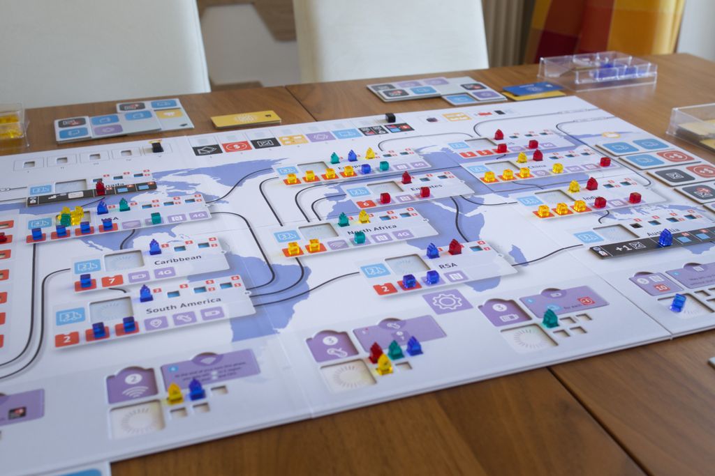 Review of Smartphone Inc. – Clean As a Tech Commercial | BoardGameGeek