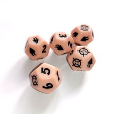 Worms: The Board Game – Extra Dice Set (x5 Worm Pink)