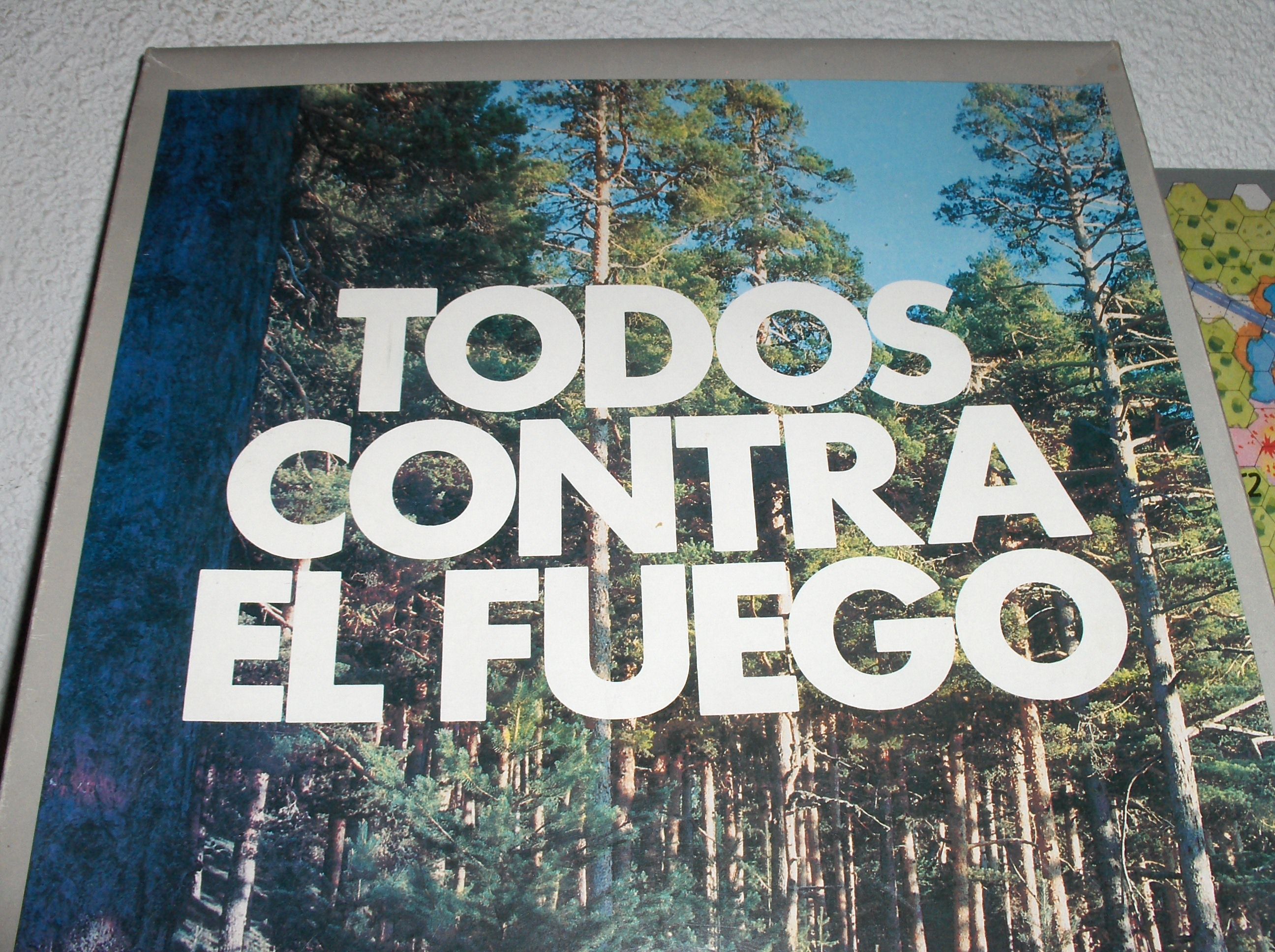 Todos contra el fuego doboz