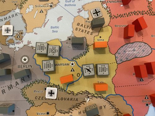 Playing the Combined Game Variant “Conquest and Tragedy'” with 6