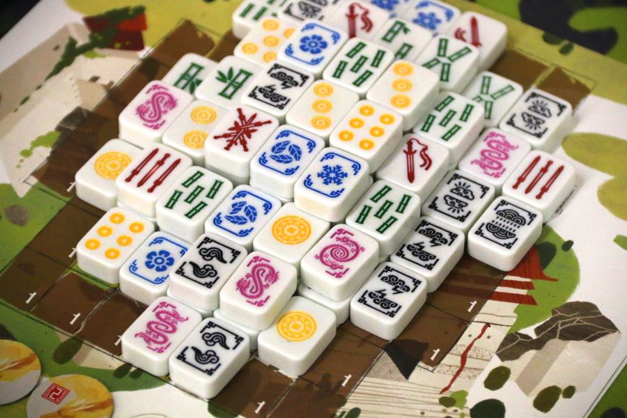 Dragon Castle is a game freely inspired by Mahjong Solitaire @ Spiel'17 in Essen - Germany