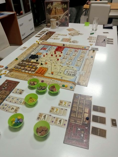 Numbers board game. Board games 1. Настольные игры для начальной школы. Настольные игры для детей с карточками. Поле для настольной игры.