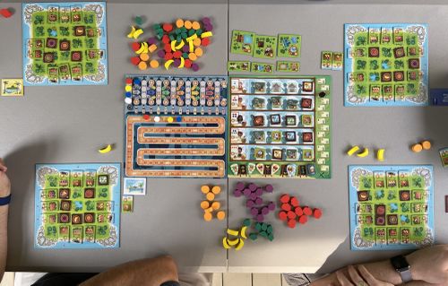 Game Overview: Juicy Fruits, or Spam Those Bananas!