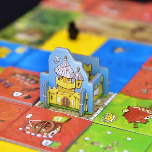 Board Game: Queendomino