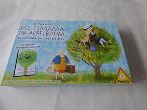 Die Omama im Apfelbaum