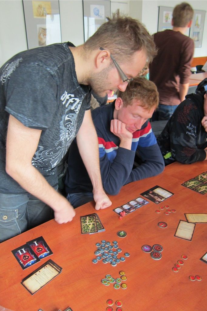 Illustration 11 de Assault on Doomrock: Party Hard Expansion