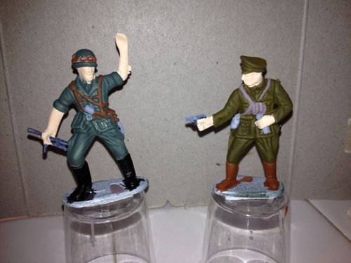 Painting plastic toy hot sale soldiers