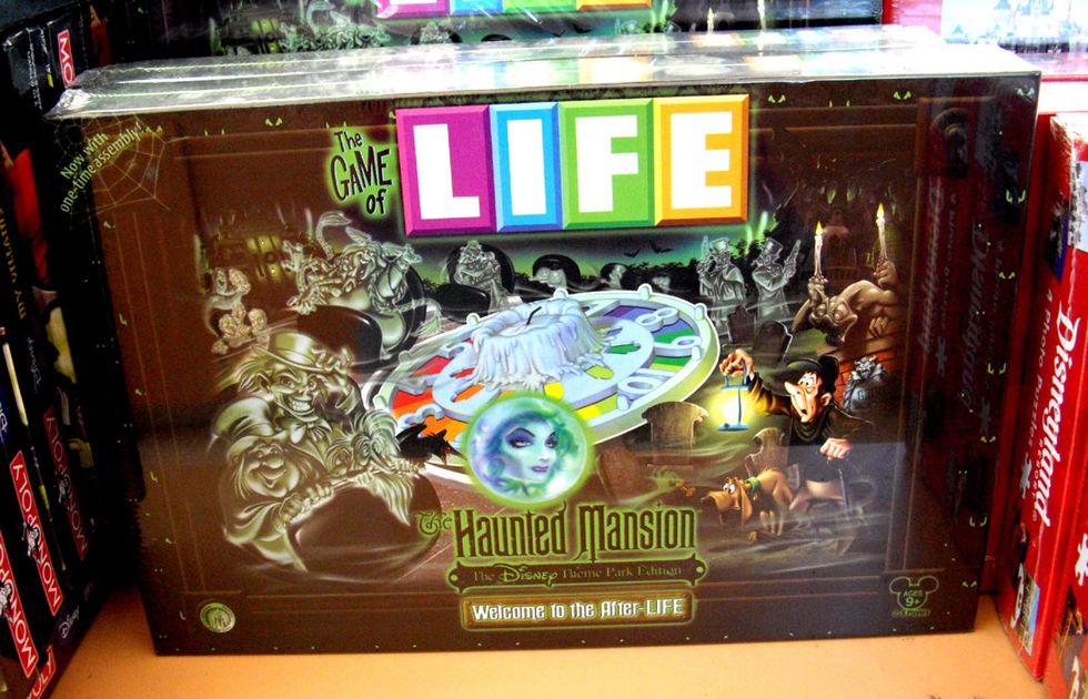 New Disney Parks Haunted Mansion The Game of Life Board Game Theme Park Edition 