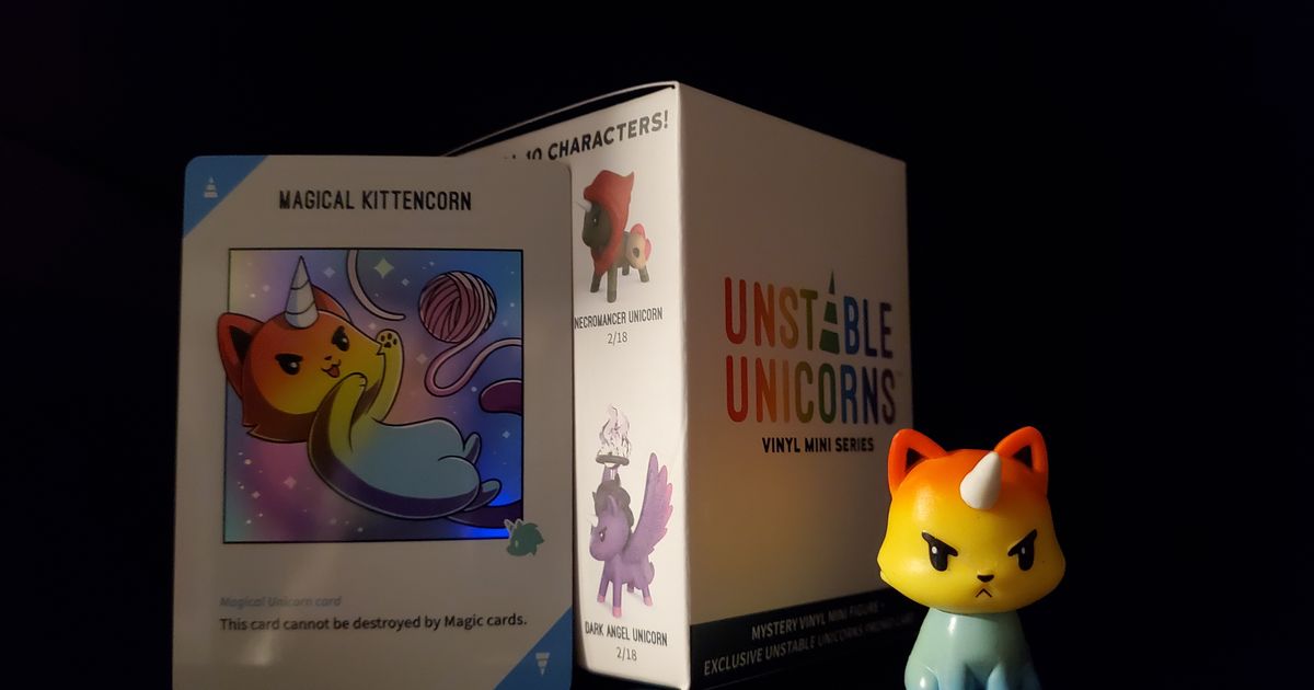 Unstable Unicorns Vinyl Mini Series Magical Kittencorn Exclusive Foil Board Game Accessory